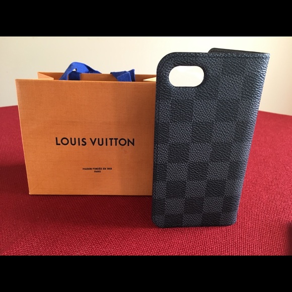 Louis Vuitton iPhone Folio (7/8) - Picture 5 of 6
